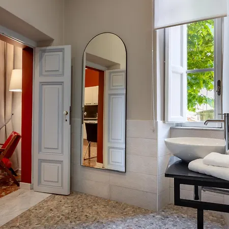 Modern Apartment *